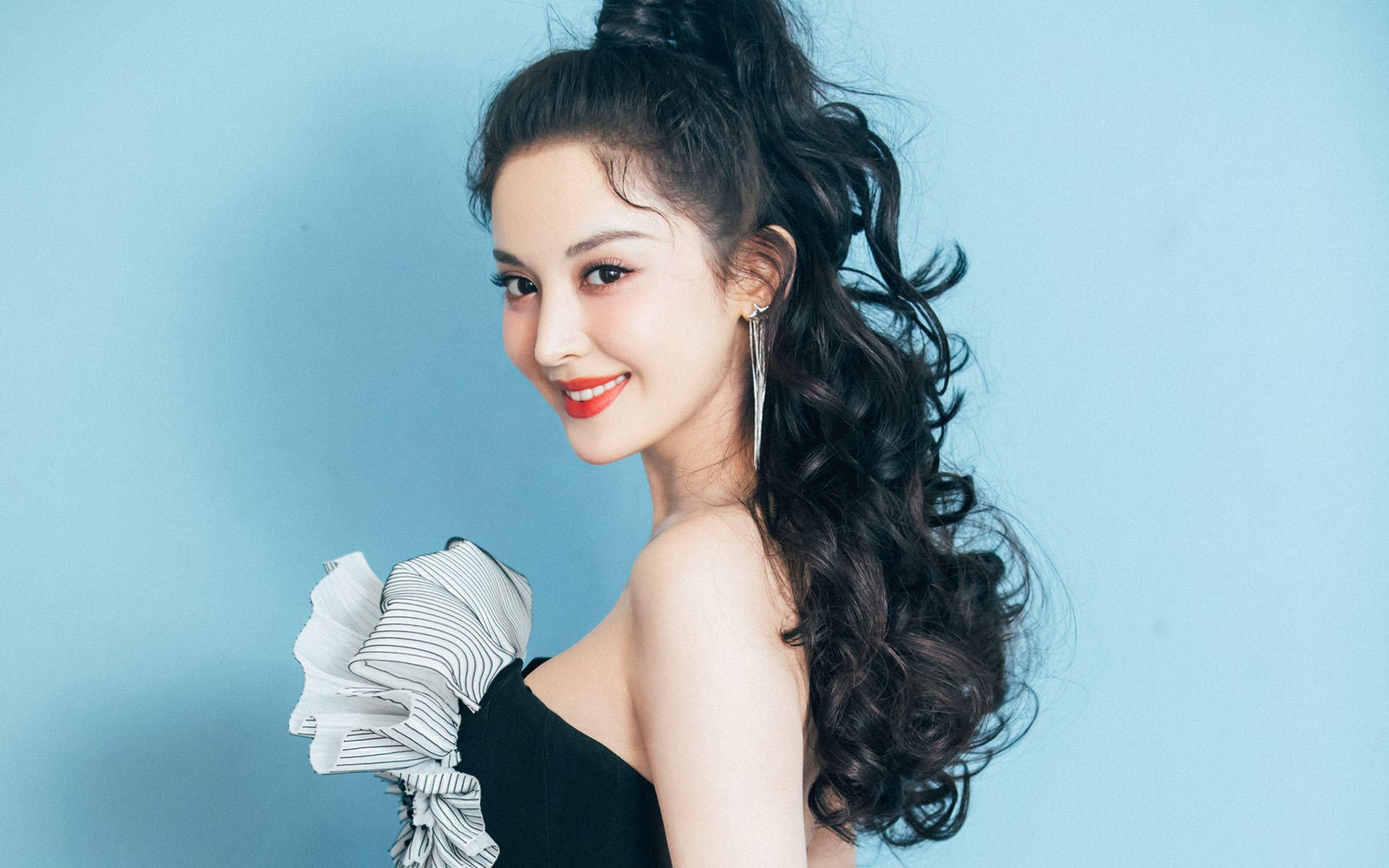 开云体育中国官网-女子200自澳洲选手惊艳全场，澳大利亚女子200米自由泳