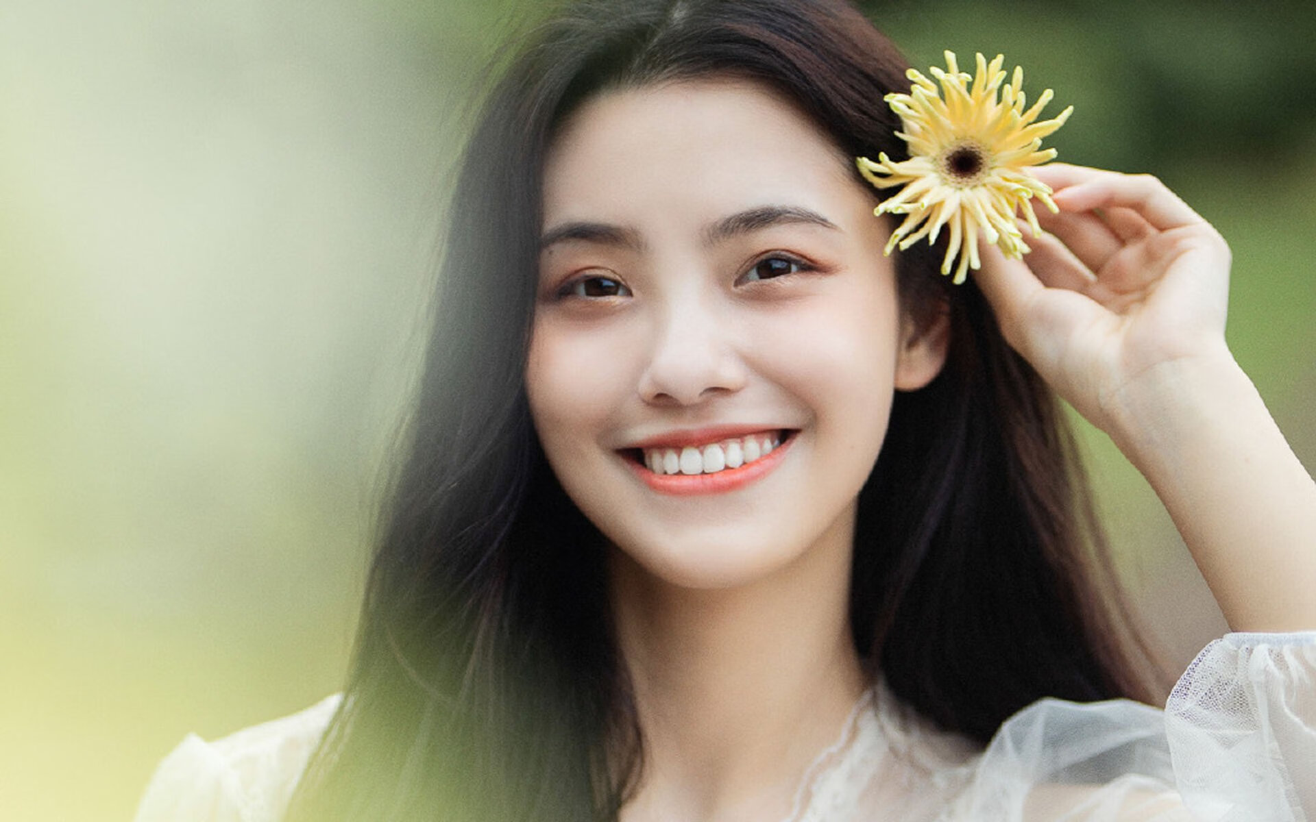 “尼古拉斯·桑特基的精准踢球和传球技巧，助力美洲狮队冲击世界冠军”