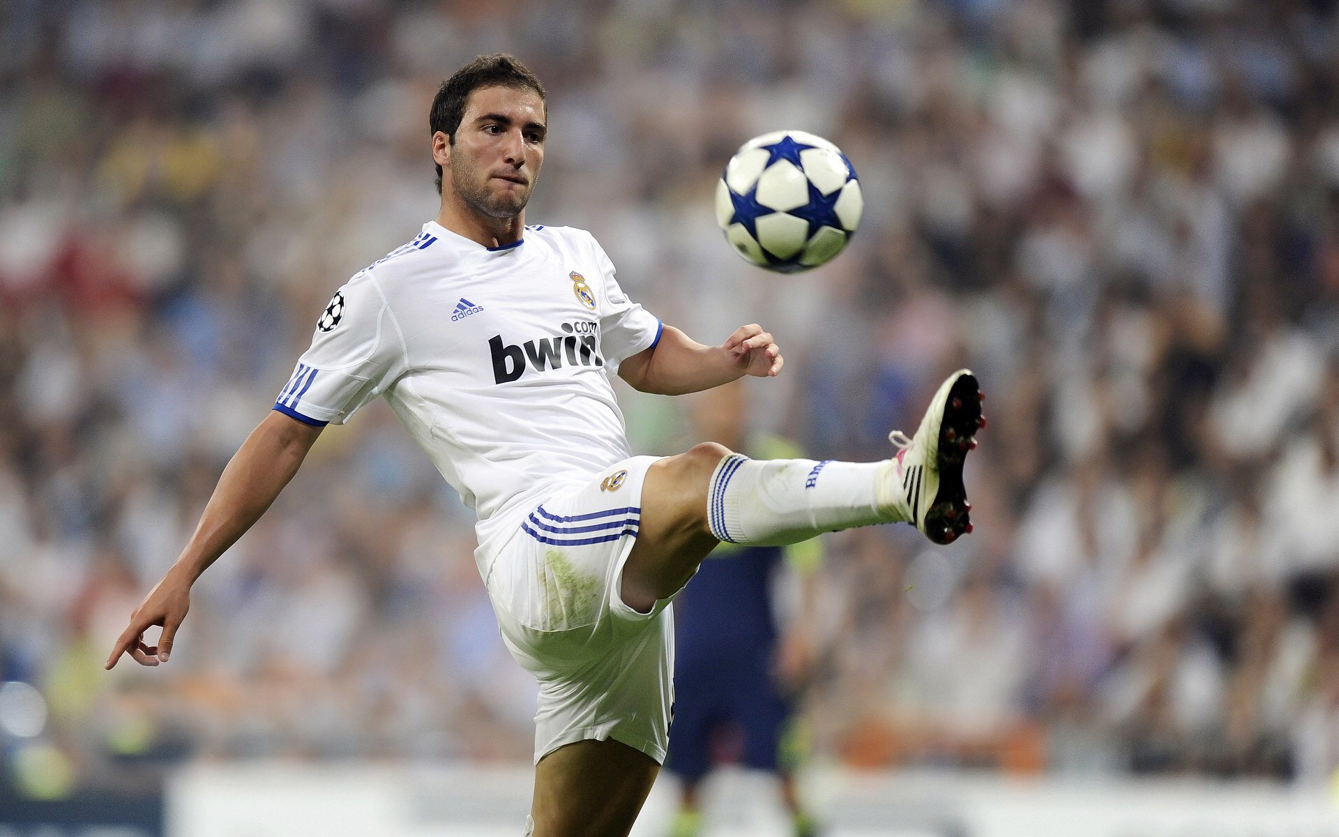 英超冠军之争：胜者往往在最后一瞬间决定，英超冠军的含金量