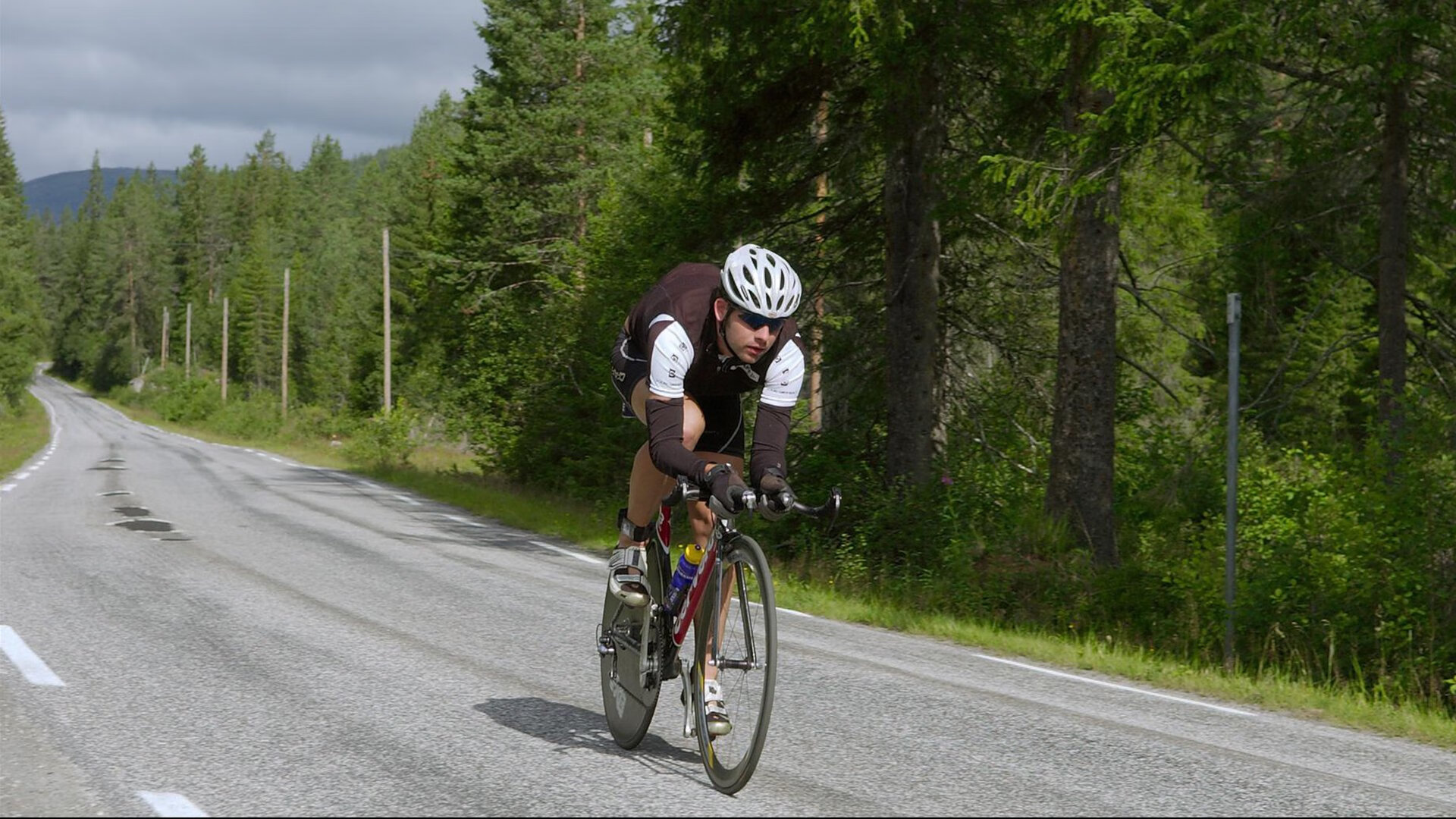 菲律宾男篮在东南亚锦标赛中连续夺冠，体育运动蓬勃发展